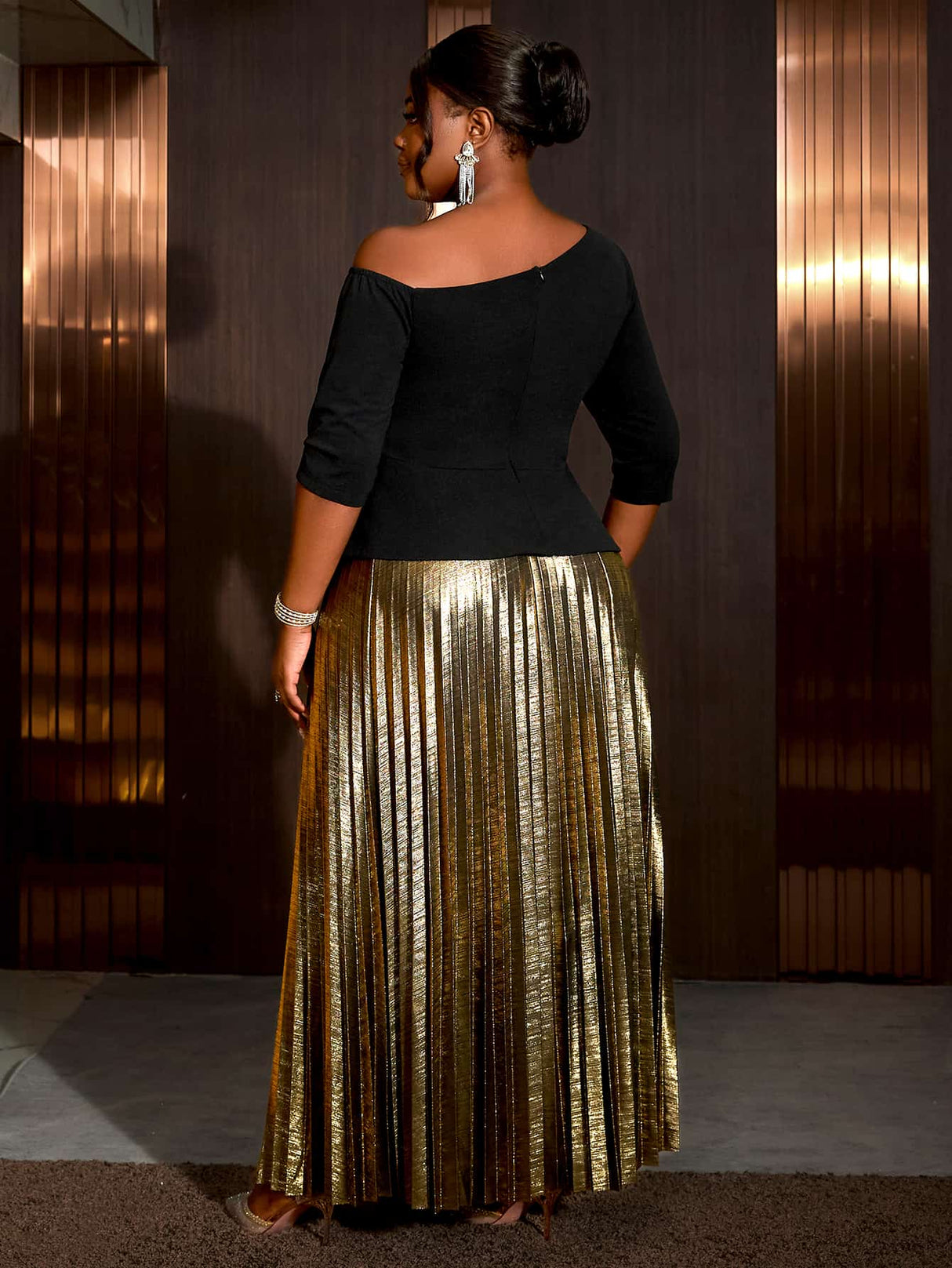 Plus Size Set Black Tops and Gold Pleated Skirt Maxi Event Suit Occasion Female Off Shoulder Female Half Sleeves Fashion Spring

